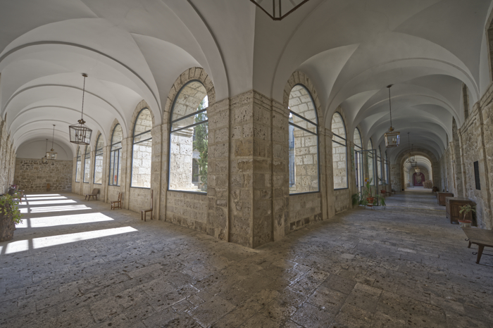Claustro de la hospedería del monasterio de la Espina